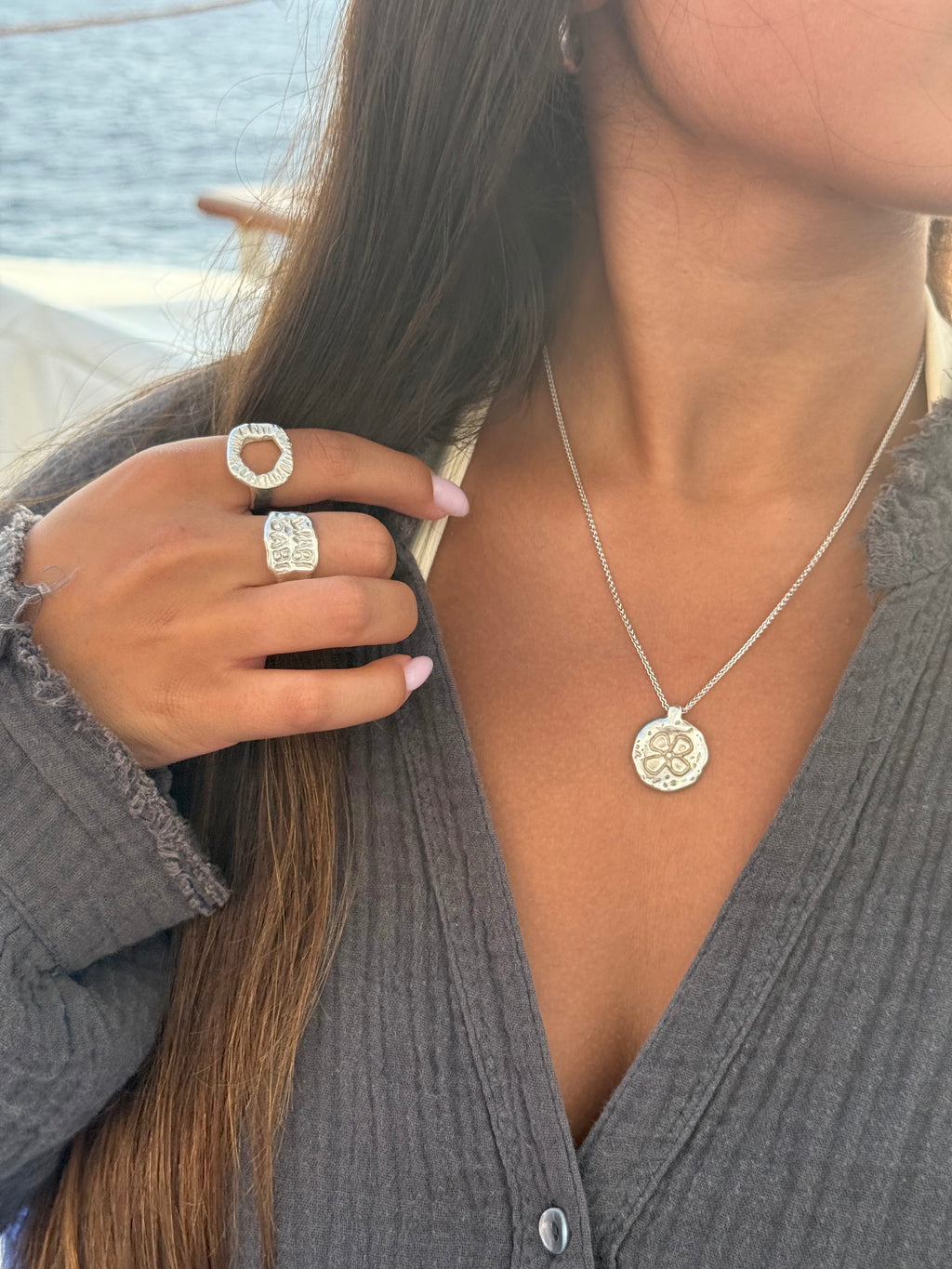 The meli necklace
