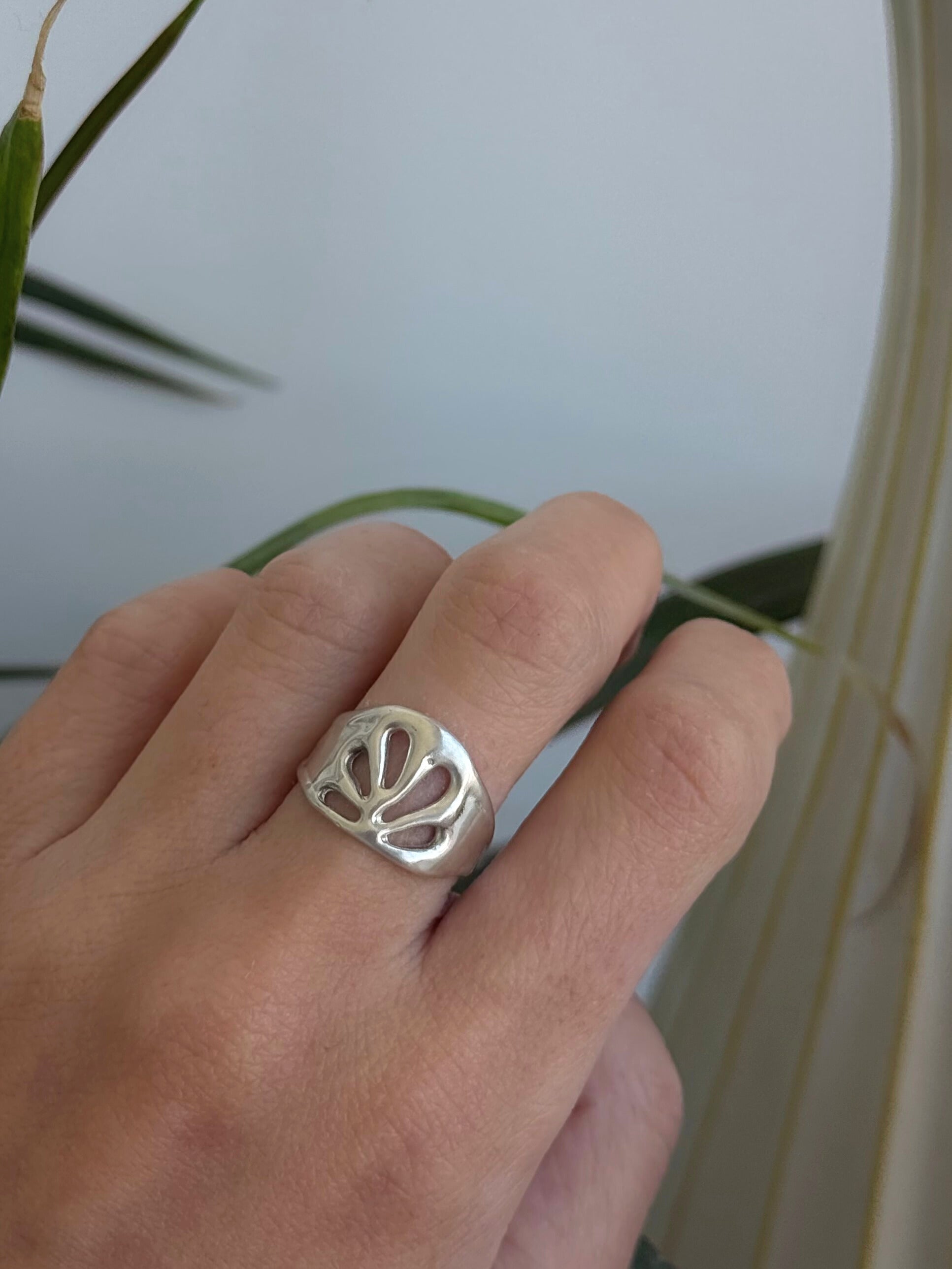 Lotus ring